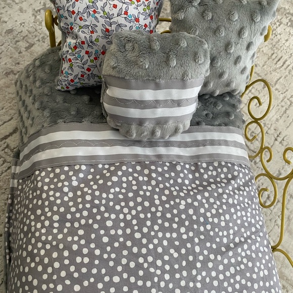 Handmade reversibly minky doll bedding set - Picture 3 of 10
